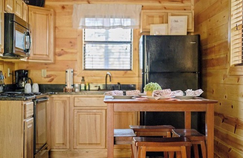 Hochatown Cabin | Down Time-Honeymoon/Couples/Hot Tub