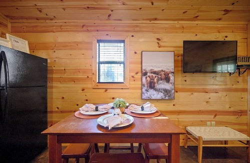 Hochatown Cabin | Down Time-Honeymoon/Couples/Hot Tub