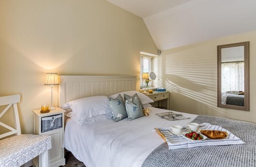 North Perrott House | Downclose Piggeries