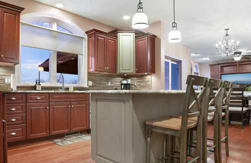 Downingtown House | Downingtown Shoreline Estate w/Water Views + Private Pool!