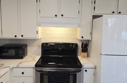 Roosevelt Apartment | Downstairs Apt 2-Bedroom Stay by Downtown Hotspots