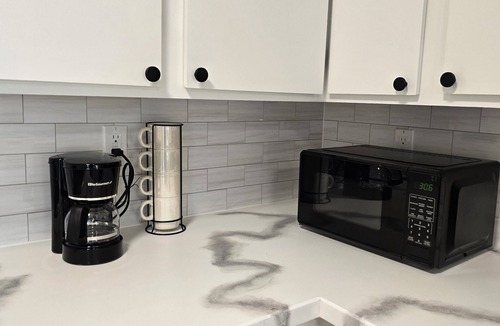 Roosevelt Apartment | Downstairs Apt 2-Bedroom Stay by Downtown Hotspots