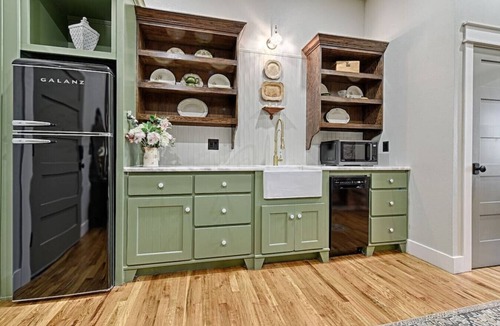 Greenville Apartment | Downton Abby @ Lofts on Lee