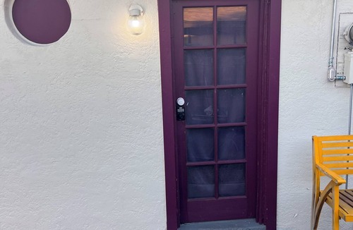 Garfield Apartment | Downtown 1 bedroom Purple Apartment