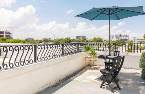 Downtown Miami Apartment | Downtown 1-BR with Balcony - 5 Minutes to Wynwood