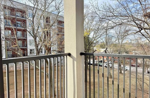 Old Fourth Ward Apartment | Downtown 1B1B Modern Apartment! Free Street Parking!