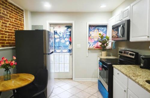Downtown Baltimore Apartment | Downtown 1BD APT, Walk to Stadiums, Free Parking