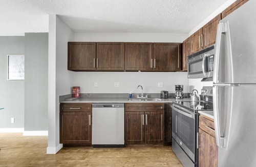 Downtown Minneapolis Apartment | Downtown 1bd Sky Lounge Pool Gym L