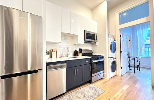 Downtown Apartment | Downtown 1BR Walk to PPAC & Convention Sofa Bed