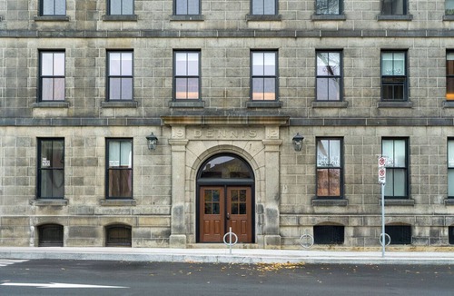 Downtown Halifax Apartment | Downtown 2Bed 2Bath Pet Friendly Townhouse