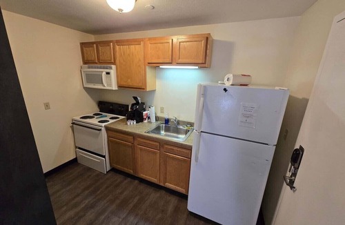 Downtown Pittsburgh Apartment | Downtown 2BR/2B | King Rm + Bunk Rm | River Views