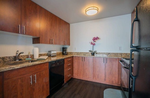 Downtown West Apartment | Downtown 2BR Apartment near Convention Center by RedAwning