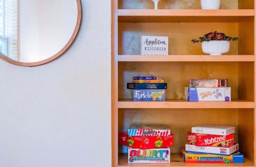 Appleton House | Downtown 2BR Home - Lawrence University College Ave