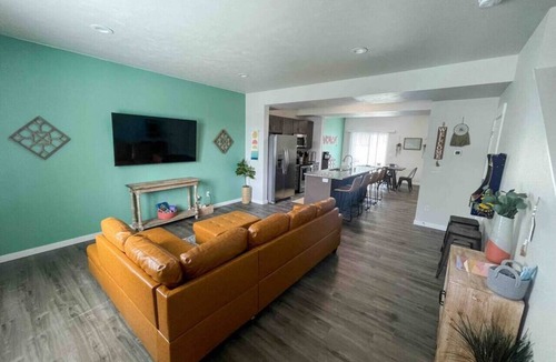 Spokane Villa | Downtown 3/2, garage, EV Charger, private yard, walk to arena!