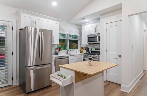Alpharetta House | Downtown 3BD - Grill/BBQ - Game Room - Fenced Yard
