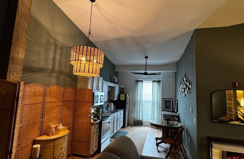 Mansfield Apartment | Downtown 3BR Historic Loft Suite