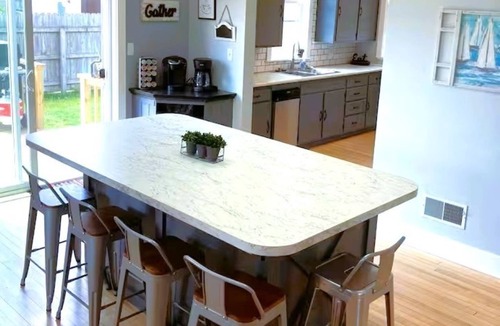 Algoma House | Downtown Algoma - Walk to Beach, Shops, Marina. Easy access to Door County!