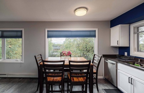 Fairview House | Downtown Anchorage Gem - 3 Bedroom with Hot Tub
