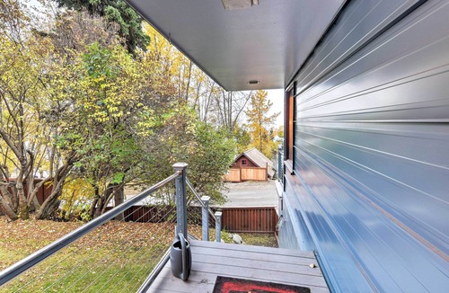 South Addition Cottage | Downtown Anchorage Home, 1 Block to Coastal Trail!