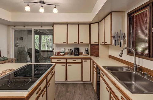 South Addition House | Downtown Anchorage Retreat - Spacious 3BR