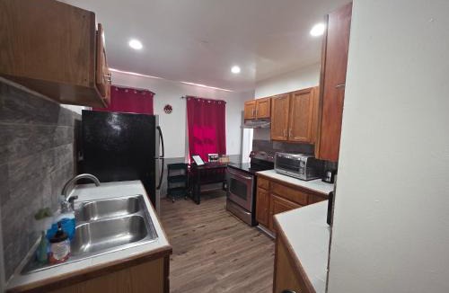 Center Apartment | downtown and secluded