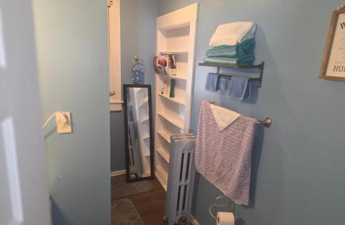 Center Apartment | downtown and secluded