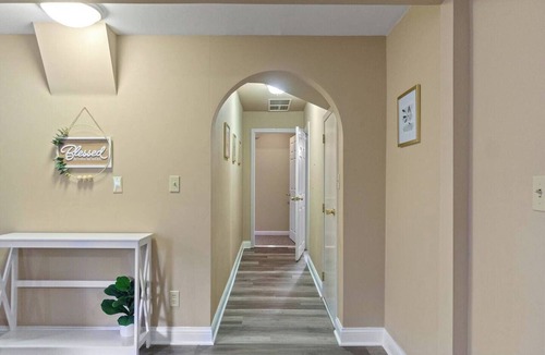 West Central Apartment | Downtown Apartment 3 in Historic Mansion | Free Parking