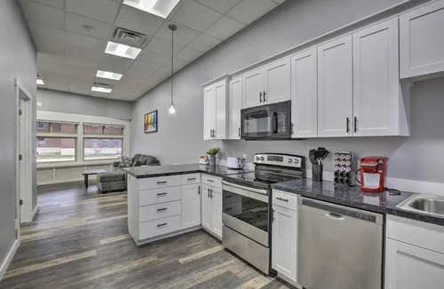 Albert Lea Apartment | Downtown Apartment next to Lake & Hospital
