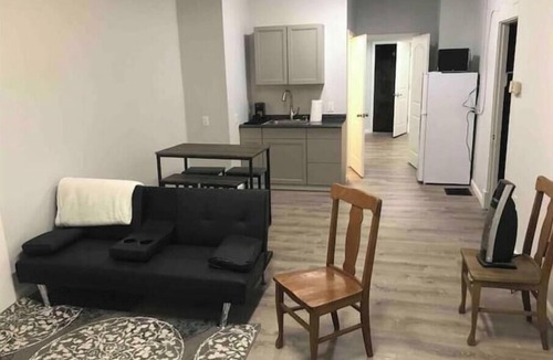 Babe Denny Apartment | Downtown Apartment on first floor. PRIVATE.