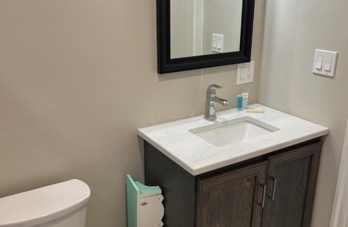 Beverly Apartment | Downtown Apt King Beds Mins to Salem