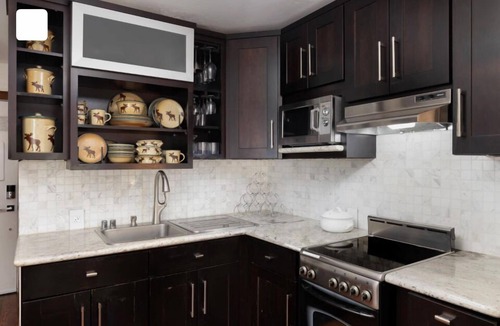 Aspen Condo | Downtown Aspen! Full Kitchen, Comfy Bed, Quiet, Parking! Professionals Welcome!