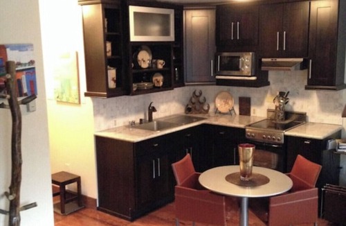Aspen Condo | Downtown Aspen! Full Kitchen, Comfy Bed, Quiet, Parking! Professionals Welcome!