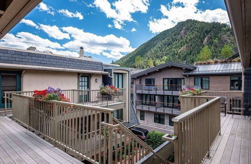 Aspen Condo | Downtown Aspen Winter Escape! Steps to Gondola, Shops, Dining, Cozy Wood FP, W/D