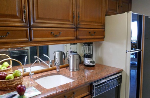 Capitol District Condo | Downtown Austin, Westgate Tower, Capitol View, Weekly Cleaning, 30 Day Rental