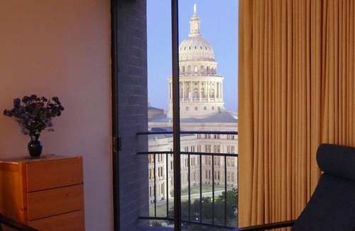 Capitol District Condo | Downtown Austin, Westgate Tower, Capitol View, Weekly Cleaning, 30 Day Rental