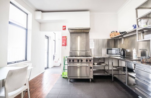 East Perth Hostel | Downtown Backpackers Hostel - note - Valid Passport required for check in