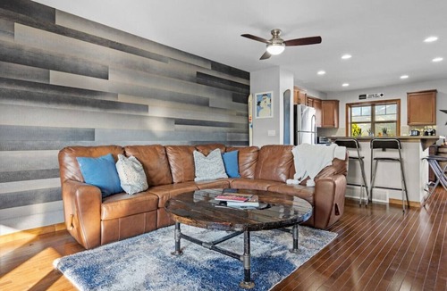 Invermere Apartment | Downtown Basecamp | Stylish | Games Room