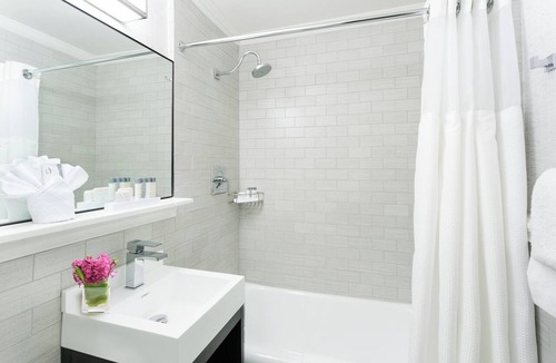Downtown Boston Hotel | Downtown Boston Stay: Hotel with Comfort-Focused Room | Near Public Garden
