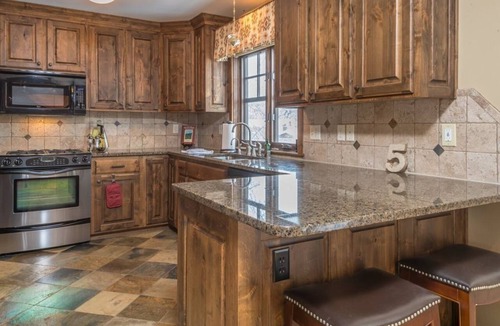 Bozeman Condo | Downtown Bozeman home w/gorgeous mountain views, close to MSU - Main Street Retreat