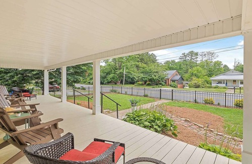 Brevard House | Downtown Brevard | MTB-Friendly Bike Storage | Extended Stay Discounts Available