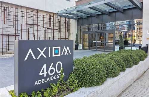 Old Town Condo | Downtown Bright & Modern Condo With Free Gym