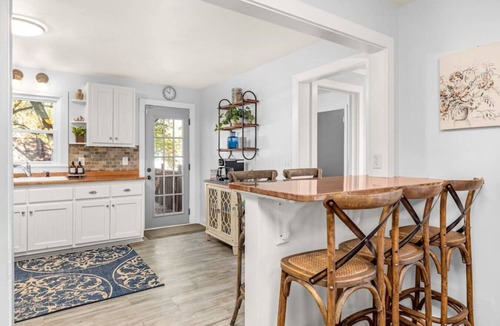 Buford Cottage | Downtown Buford: Walk to Eats, Shops & Events