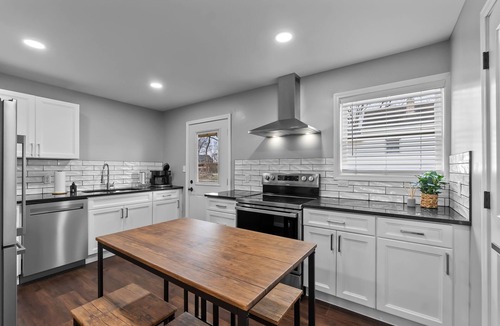 Cape Girardeau Apartment | Downtown Charm: 2 BR Retreat, #5