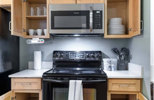 The Loop Apartment | Downtown Chicago Stay with Free In & Out Parking 2