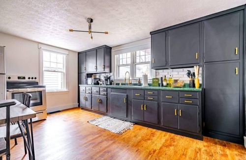 Chillicothe House | Downtown Chillicothe | Walk to Historic District | Free Parking | 5,800+ Reviews