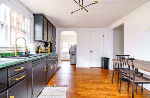 Chillicothe House | Downtown Chillicothe | Walk to Historic District | Free Parking | 5,800+ Reviews