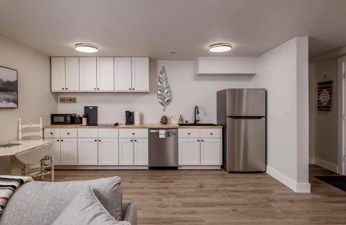 Downtown Anchorage Apartment | Downtown city studio - King bed