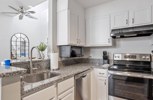Downtown Condo | Downtown Condo - 2BR, 2BA, Walk to Everything!