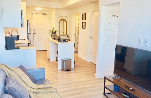 Crescent Heights Apartment | Downtown Condo, Stylish Comfy