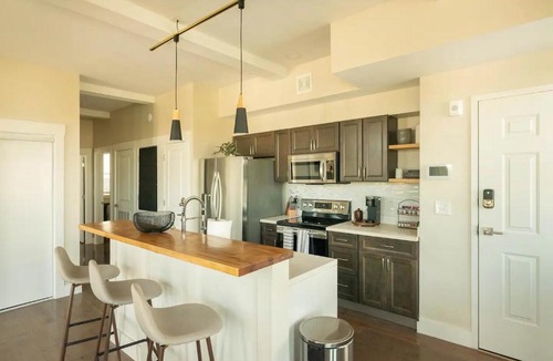 Old West Broad Neighborhood Apartment | Downtown, contemporary, 2 bedroom, Roof Terrace! 4A